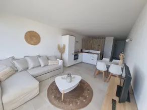 Beautiful Renovated Waterfront Studio! - Image 5