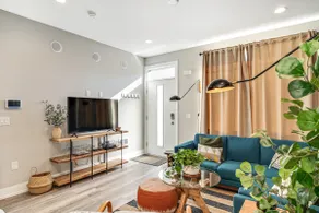 Charming Townhouse w/ Roofdeck -4B/3B - Sleeps 11! - Image 2