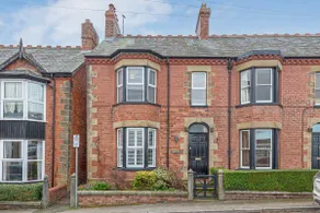 Beautiful Redbrick Home in Ruthin Centre & Parking - Image 5