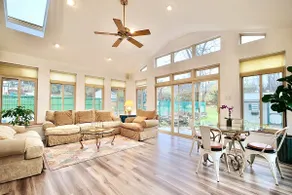 Sweet home w/pool & woods at peaceful Glen Mills - Image 4