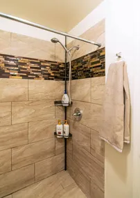 Charming 2 Bedroom with Fenced Yard #1339 - Image 2