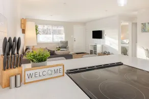 Freshly Renovated Townhouse |Clean & Entire Place - Image 2