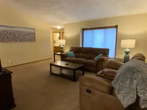 Comfortable Townhouse off I-41 with King Bed! - Image 5