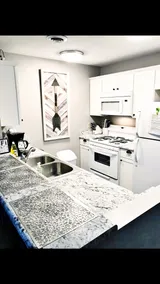 Cozy Lakefront 4 bedroom condo w/indoor fireplace - Image 5
