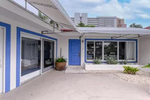 Newly Renovated Beach House w Heated Pool, 4 BR, 3 BA - Image 3