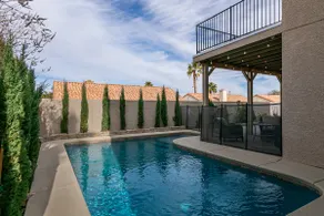 Spacious! 4BR, 3mi to airport! Strip views & Pool! - Image 4