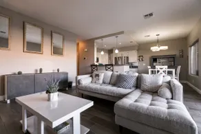Spacious! 4BR, 3mi to airport! Strip views & Pool! - Image 5