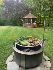 Cheerful two bedroom home with a fire pit. - Image 2