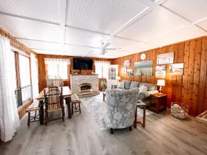 Private Screened Porch with Michaywe Amenities - Image 5
