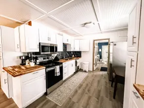 Private Screened Porch with Michaywe Amenities - Image 4