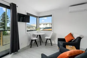 ”Jubliee Studio” - Coastal 1 B/R Unit, Swansea - Image 2