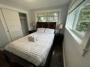 Spacious 4 Bedroom House in Quiet Neighborhood, near Light Rail - Image 4