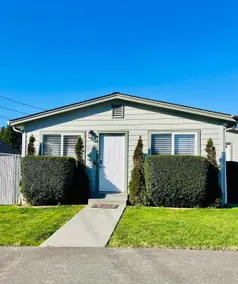 Cheerful 2BR, walking distance to Redwood Skywalk - Image 2