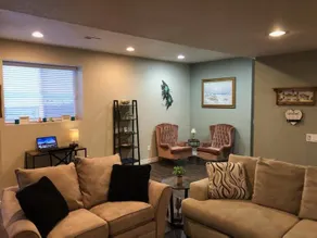 Great Garden Level Apartment with Mountain Views - Image 4