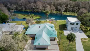 River Haven: Kayaks & Swimming on Rainbow River - Image 5
