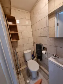 Adorable studio flat with private entrance. - Image 3