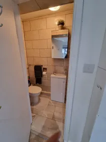 Adorable studio flat with private entrance. - Image 4