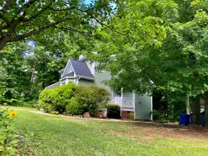 Close to Duke & Downtown Charming Eclectic House - Image 4