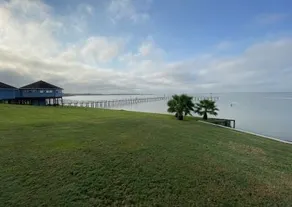 Catchy 2bed/1Bath Water Front View - Image 3