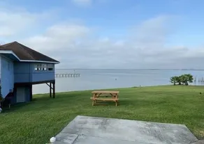 Catchy 2bed/1Bath Water Front View - Image 2