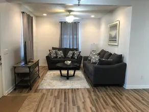Comfy three bedroom cottage - easy beach access - Image 2