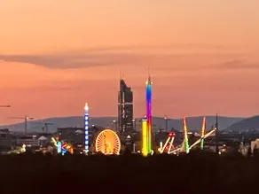 Royal Swan Skyline, Wien - Image 4