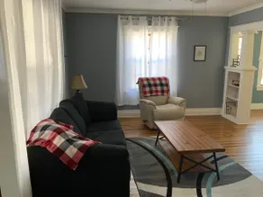 Wonderful 3 Bedroom home close to Nelson Park - Image 2