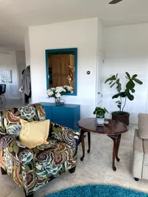 WATER VIEWS! Cheerful & Serene *FEEL GOOD SPACE* - Image 3