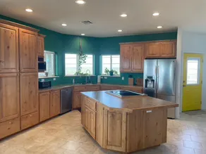 WATER VIEWS! Cheerful & Serene *FEEL GOOD SPACE* - Image 5
