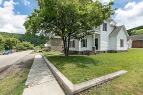 Majestic 1880s Victorian at Windrock Mountain - Image 4