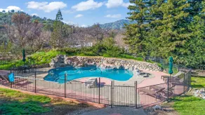 3/4 BR on 2 acres- River access & Pool, 5mi to SNP - Image 5