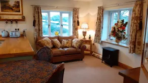 Luxurious homely and cosy 1st floor apartment. - Image 2