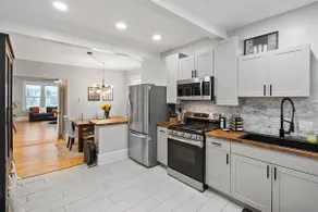 The Gorgeous Historic Monroe House - Image 4