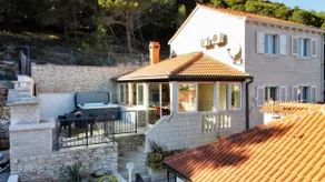 House A with 3 bedrooms - Image 2