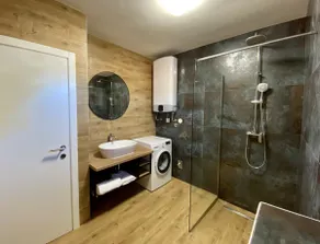 House A with 3 bedrooms - Image 5