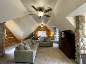 Adorable spacious studio loft! - Image 3