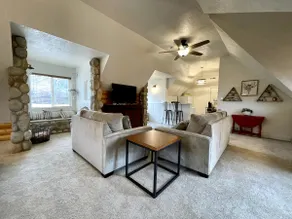Adorable spacious studio loft! - Image 4
