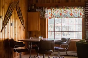 Cozy 3 bedroom private cabin - Image 5