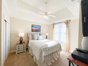 Stunning 1/1 marina condo just miles from beaches - Image 5