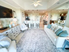 Stunning 1/1 marina condo just miles from beaches - Image 2