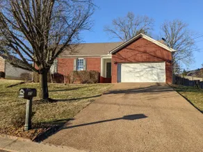 Modern 3 BR 2 BA Near I-40 & Food in N. Jackson - Image 2