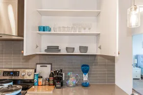 Lovely 2 bedrooms with free underground parking - Image 2