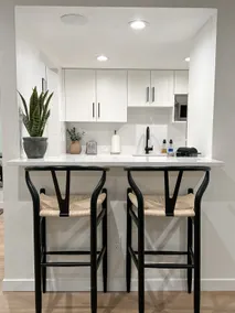 Newly Renovated 1-Bedroom Condo in Juanita Beach - Image 2