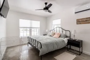Walk to the beach! Clean and new, remodeled  cozy 3 bedroom 2 bath cottage house - Image 5