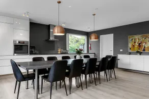 A beautiful and modern luxury villa - Image 4