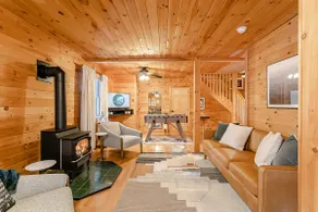 The Lakeview Chalet: Cozy & Chic, Hot Tub, Games - Image 2