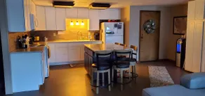 The Doctor's Inn, a newly renovated apartment. - Image 5