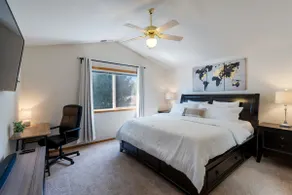 Feel At Home in the Couve Clean and Comfortable - Image 3
