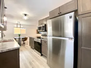 Lighthearted and Bright 2 bedroom home - Image 5