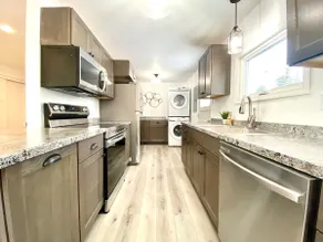Lighthearted and Bright 2 bedroom home - Image 2